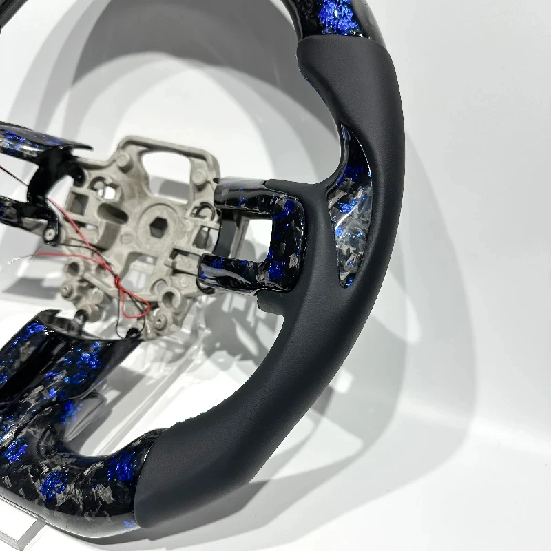 Suitable High-quality RPM blue forged carbon fiber steering wheel Mustang GT Shelby
Suitable High-quality RPM blue forged carbon fiber steering wheel Mustang GT Shelby