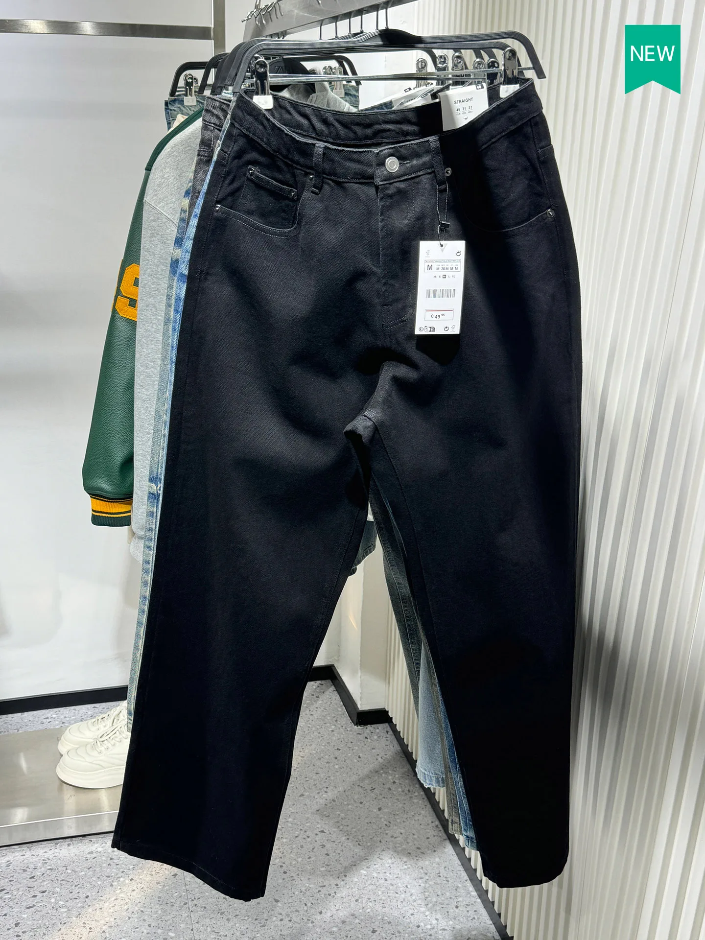 New Men's Casual Cotton Jeans Straight Leg Wide Leg Jeans Comfortable Loose Fit Casual Trousers for Daily Wear
New Men's Casual Cotton Jeans Straight Leg Wide Leg Jeans Comfortable Loose Fit Casual Trousers for Daily Wear