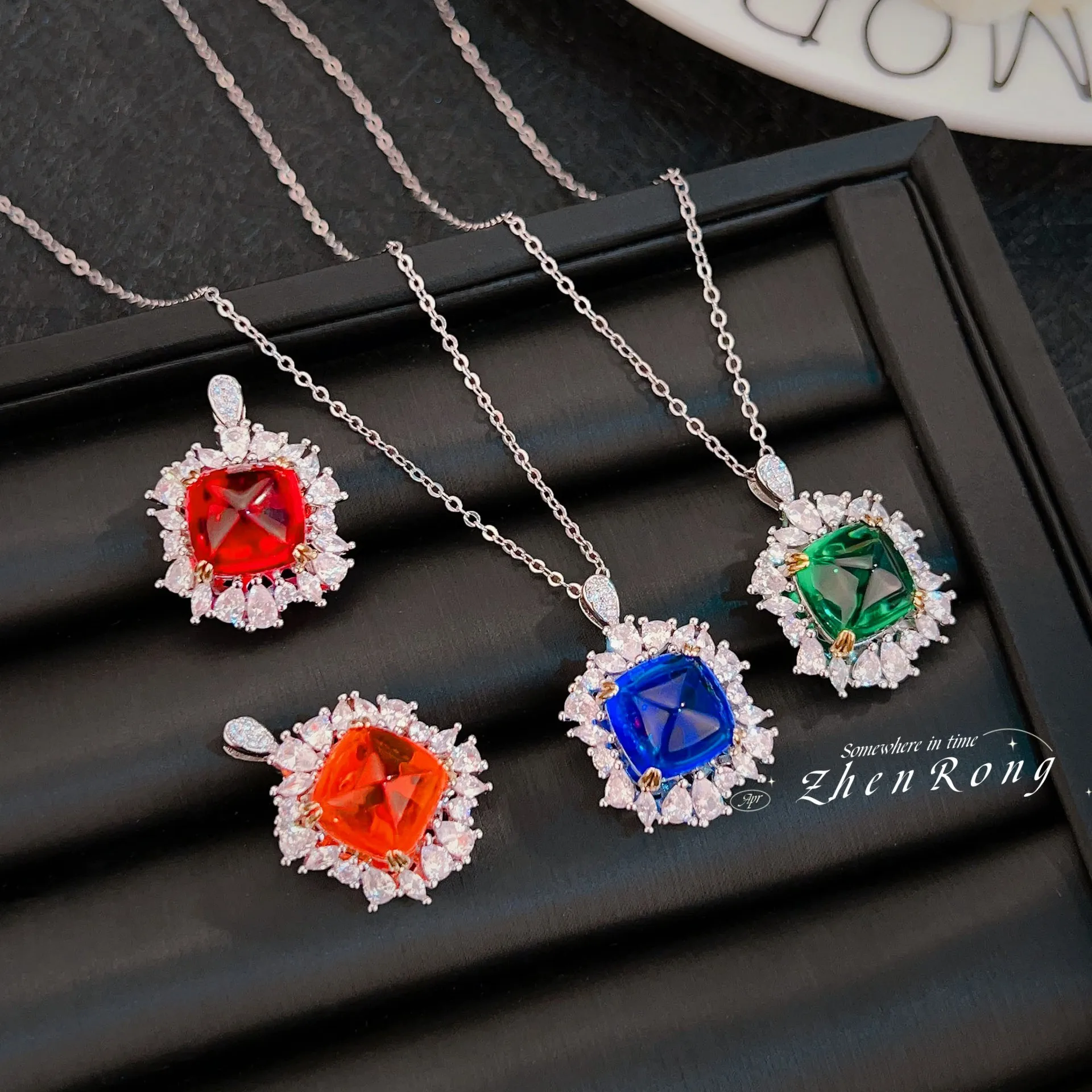 European and American Vintage Sugar Tower Multicolor Crystal High Carbon Diamond Pendant Necklace Silver Color Women Jewelry
European and American Vintage Sugar Tower Multicolor Crystal High Carbon Diamond Pendant Necklace Silver Color Women Jewelry