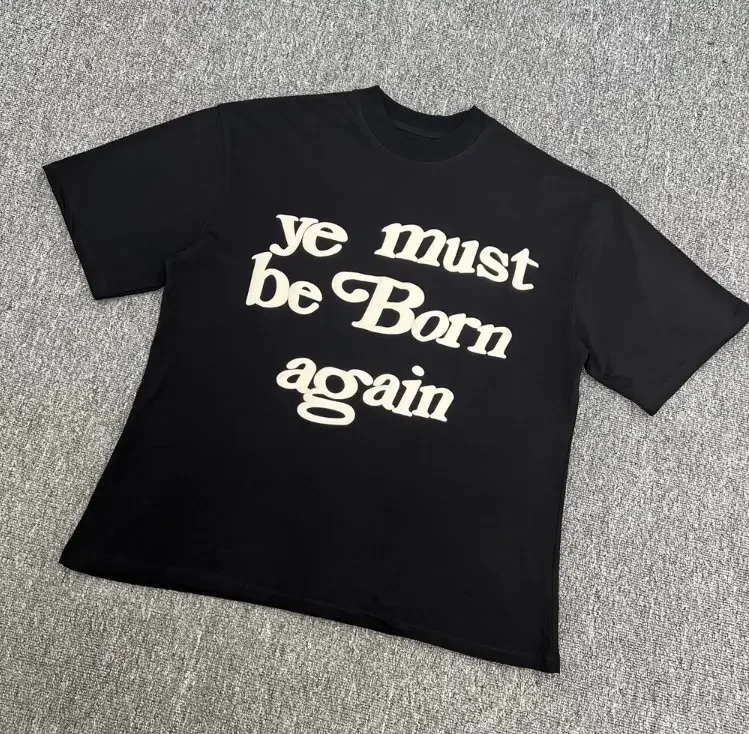 Новая модель CPFM Kanye Ye Must Be Born Again 2025 года. Мужская и женская свободная футболка с коротким рукавом с пенообразовательным принтом, пара с коротким рукавом 
Новая модель CPFM Kanye Ye Must Be Born Again 2025 года. Мужская и женская свободная футболка с коротким рукавом с пенообразовательным принтом, пара с коротким рукавом