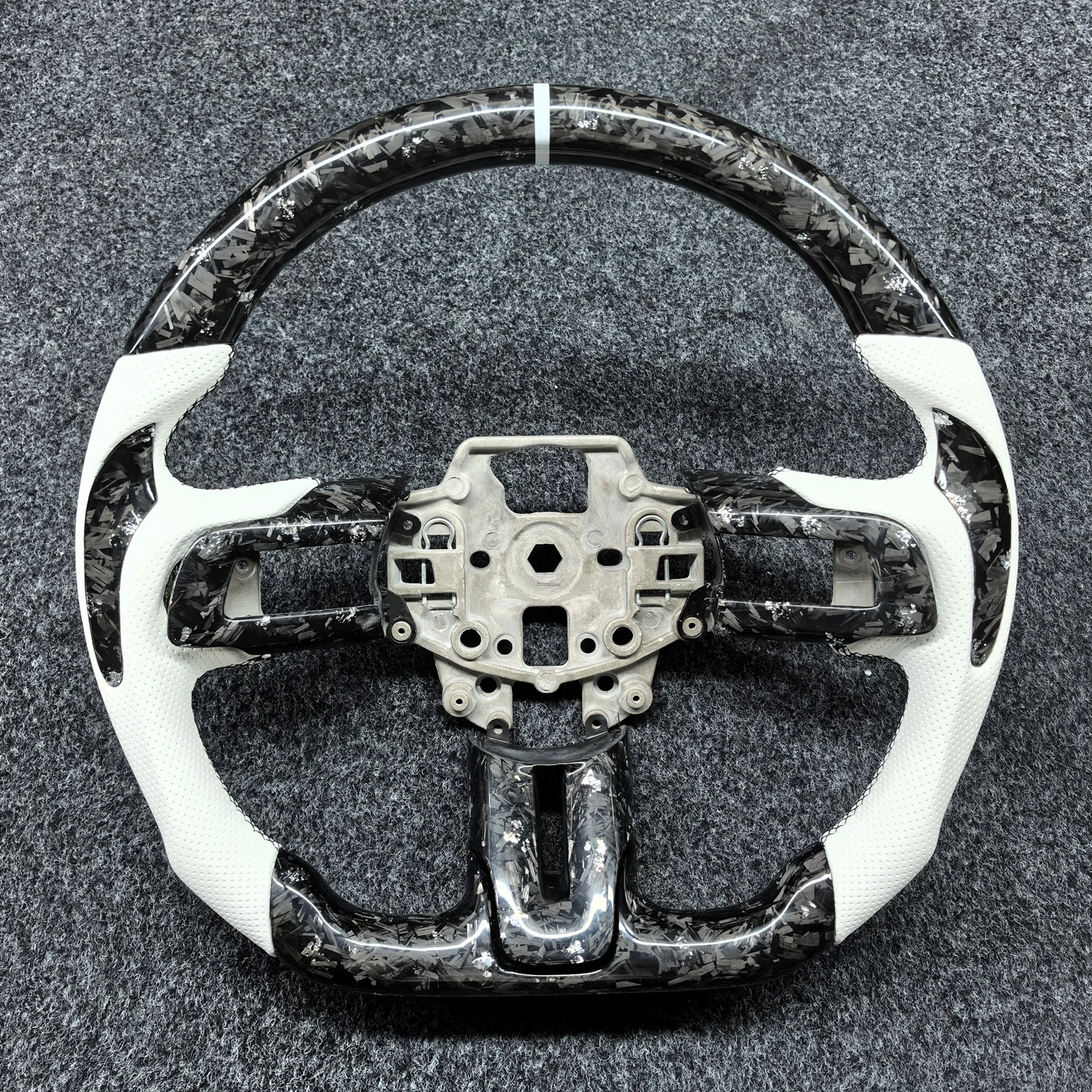 Forged Carbon Fiber Car Steering Wheel for Ford Mustang 2015 2016 2017 2018 2019 2020 2021 2022 Automotive Interior Accessories
Forged Carbon Fiber Car Steering Wheel for Ford Mustang 2015 2016 2017 2018 2019 2020 2021 2022 Automotive Interior Accessories
