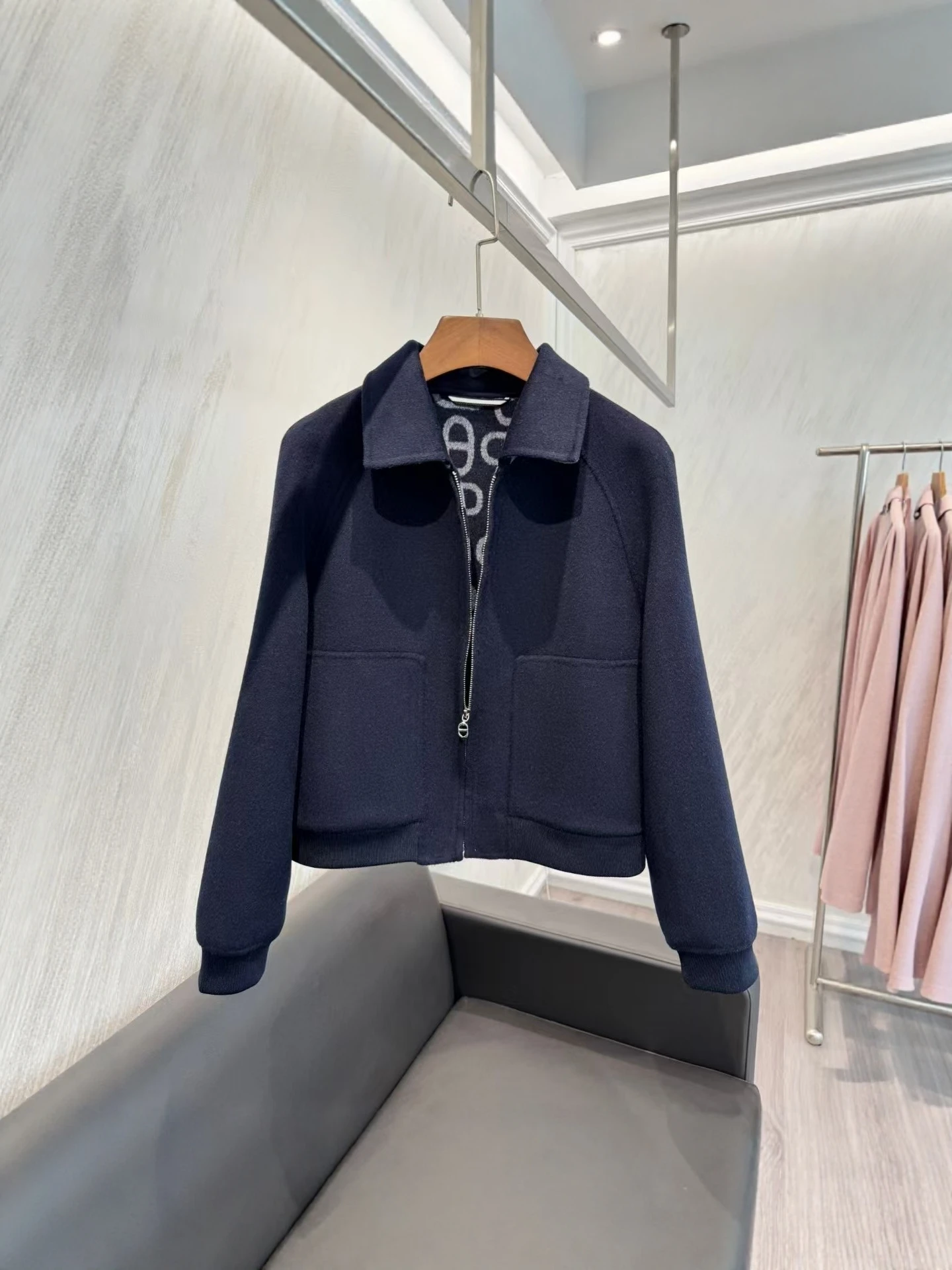 Double-Faced Camere Coat with Turn-down Collar And Pig Nose Pattern Autumn Winter New Arrival Women's Faion Outerwear
Double-Faced Camere Coat with Turn-down Collar And Pig Nose Pattern Autumn Winter New Arrival Women's Faion Outerwear