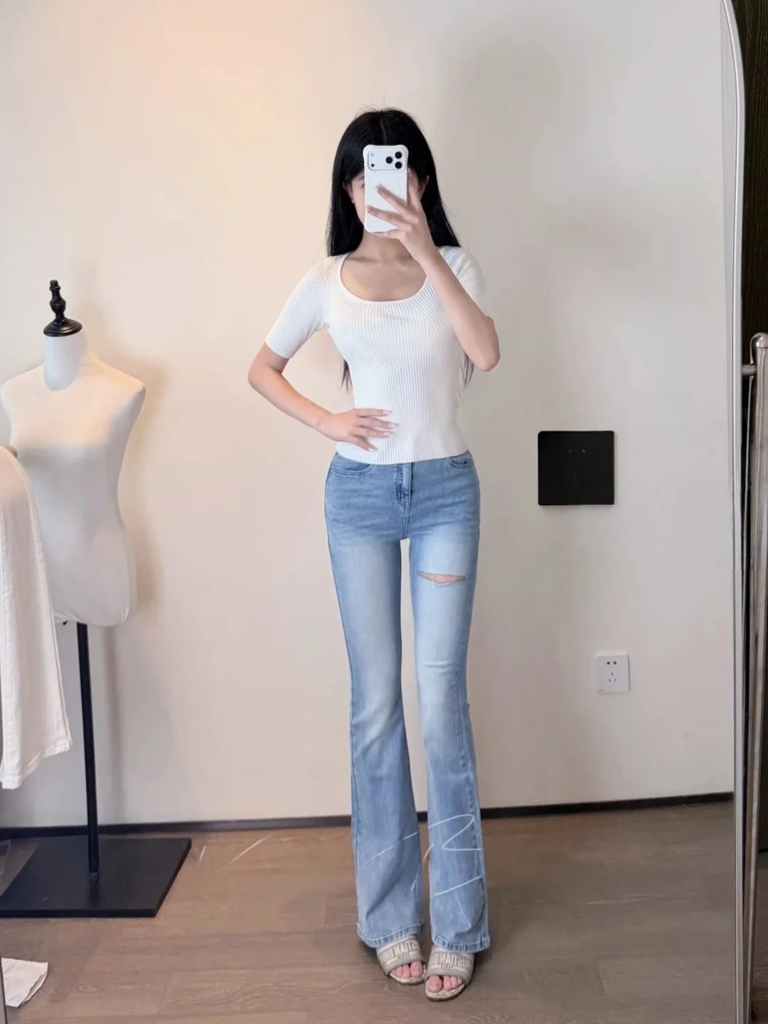 High Waist Slimming Jeans Korean Style One-Word Hole Booty Lifting High Elasticity Chinese Production Girls Summer Denim Pants
High Waist Slimming Jeans Korean Style One-Word Hole Booty Lifting High Elasticity Chinese Production Girls Summer Denim Pants