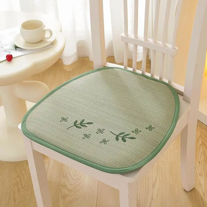 Natural Rattan Office Chair Pad Breathable Leaf Pattern Hoof Shaped Cooling Mat Comfortable Japanese Style Cushion
Natural Rattan Office Chair Pad Breathable Leaf Pattern Hoof Shaped Cooling Mat Comfortable Japanese Style Cushion