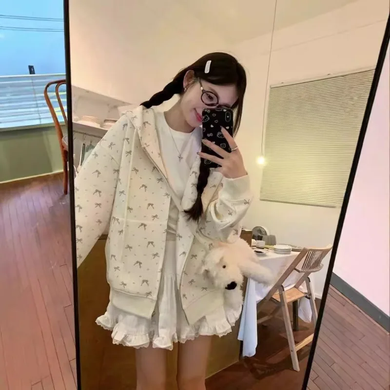 Floral Zipper Cardigan Sweater Jacket Women's Spring and Autumn New Oversize Loose Lazy Long-sleeved Top Age Reduction Coats New
Floral Zipper Cardigan Sweater Jacket Women's Spring and Autumn New Oversize Loose Lazy Long-sleeved Top Age Reduction Coats New