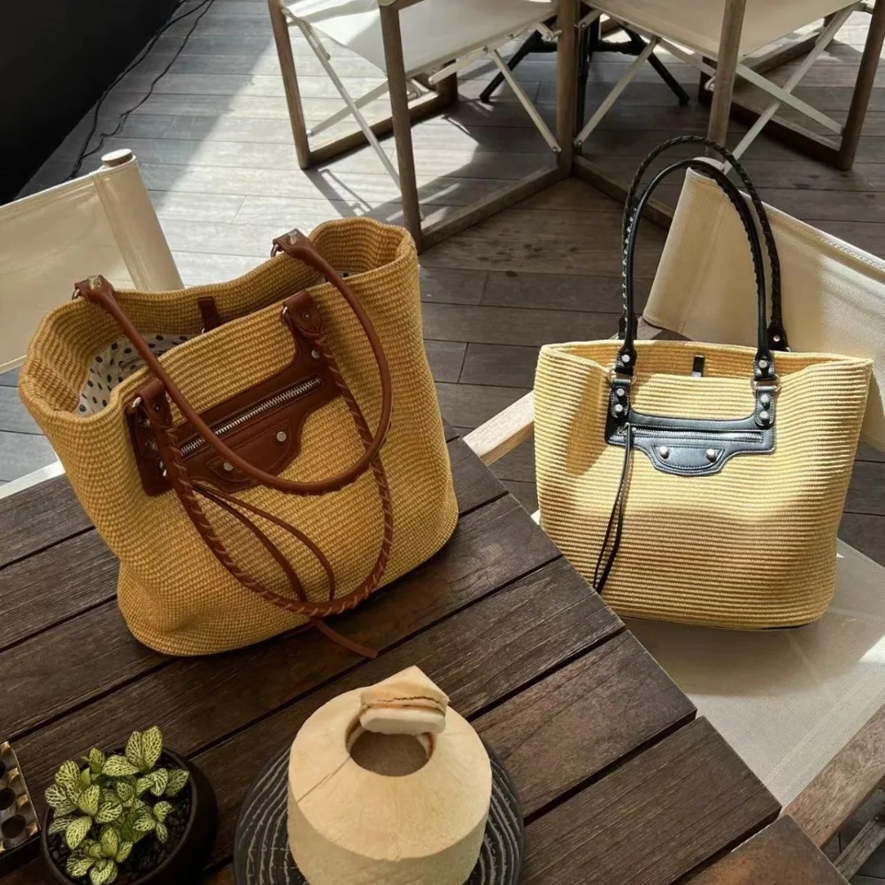 Summer Fashion Straw Beach Design Sense Rivet Tote Bag Vacation Style Simple Shoulder Large Capacity Texture Unique Premium
Summer Fashion Straw Beach Design Sense Rivet Tote Bag Vacation Style Simple Shoulder Large Capacity Texture Unique Premium