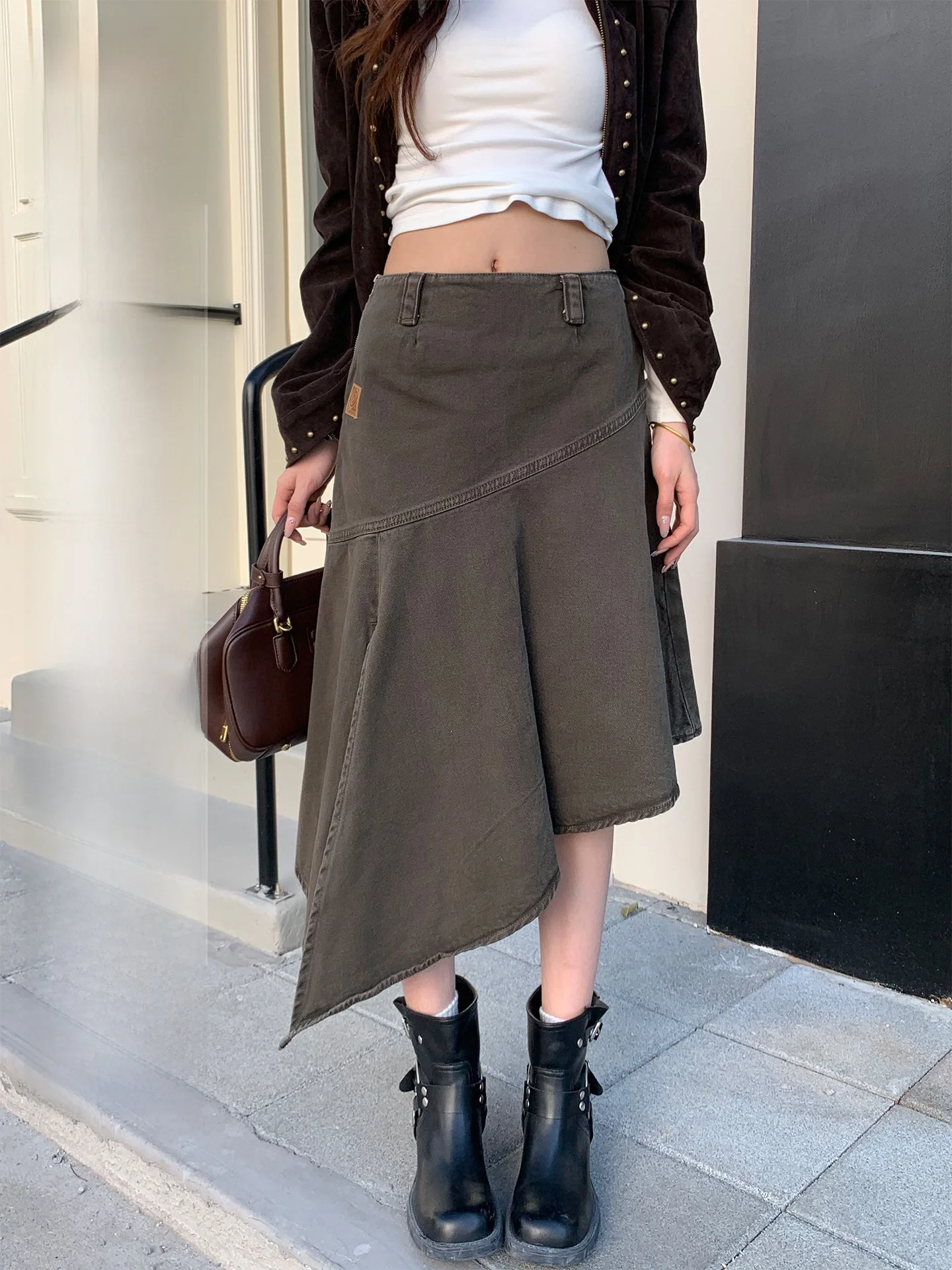 Retro Asymmetrical A-Line Skirt Women's Winter Design Sensation Small Audience Elegance Slimming Versatile Half-length Skirt
Retro Asymmetrical A-Line Skirt Women's Winter Design Sensation Small Audience Elegance Slimming Versatile Half-length Skirt