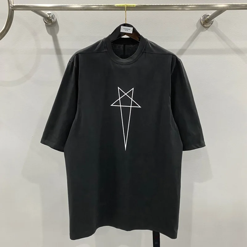 2025 spring and summer new long five-star printed version of the cotton half-sleeved t-shirt male
2025 spring and summer new long five-star printed version of the cotton half-sleeved t-shirt male