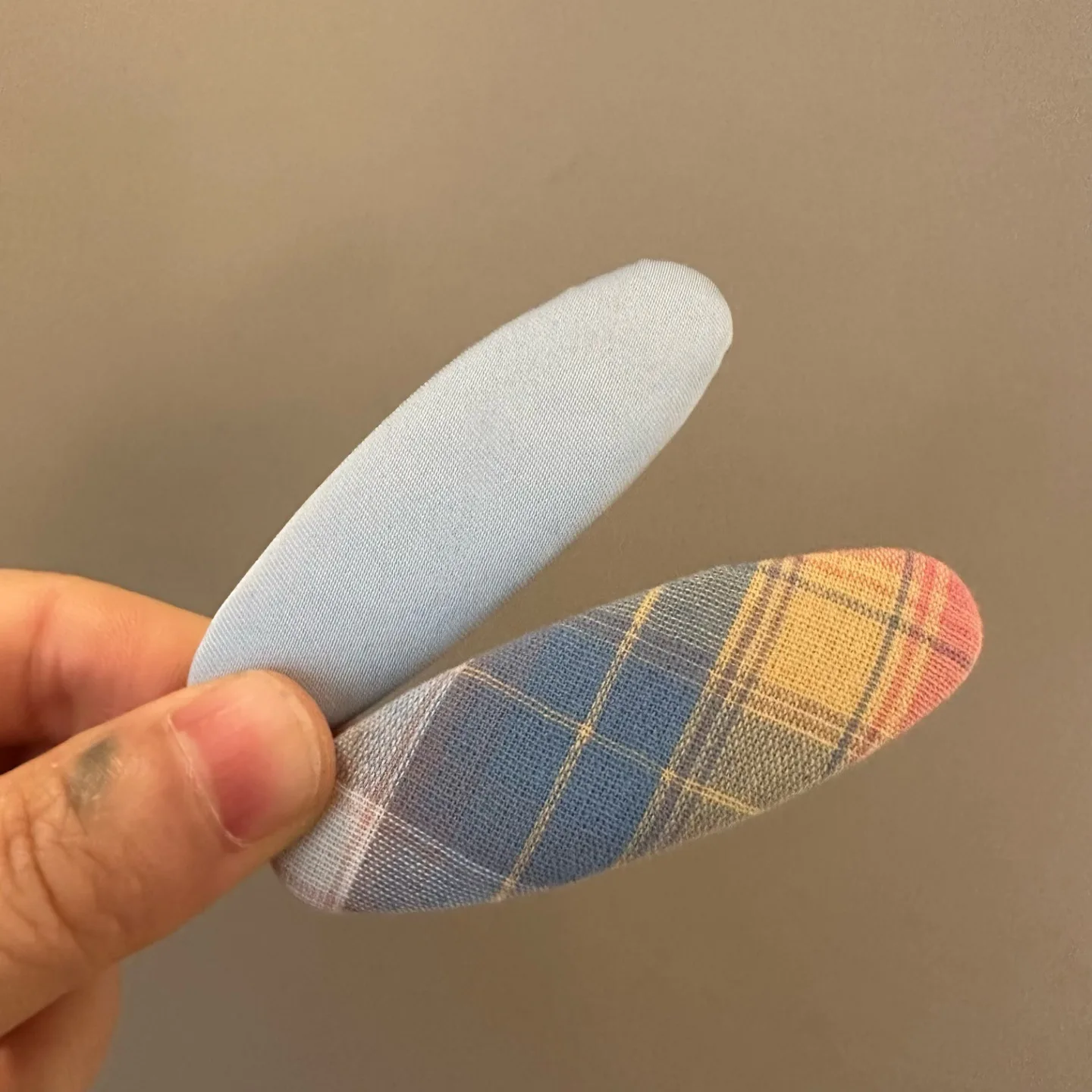 Sweet Girl Colorful Gradient Plaid Fabric Side Clip for Bangs and Flyaway Hair Korean Style Premium Lightweight Daily
Sweet Girl Colorful Gradient Plaid Fabric Side Clip for Bangs and Flyaway Hair Korean Style Premium Lightweight Daily