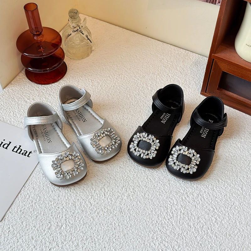 Temperament Square Head Ballet Shoes for Girls 2024 Spring New Water Diamond One Step Kick Matching Skirt Soft Sole Single Shoe
Temperament Square Head Ballet Shoes for Girls 2024 Spring New Water Diamond One Step Kick Matching Skirt Soft Sole Single Shoe