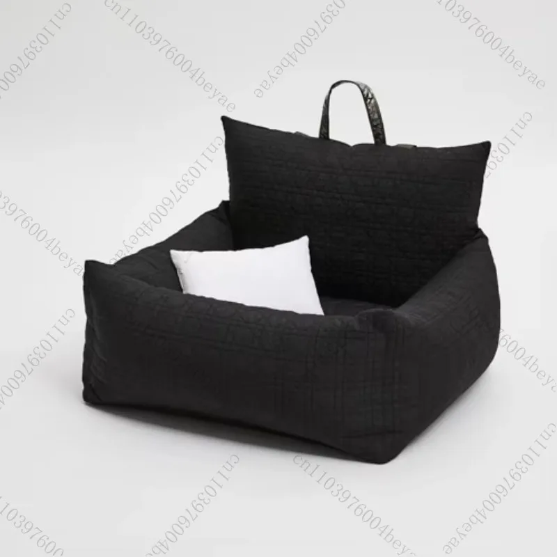 Luxury Dog Cat Car Seat Waterproof Cover Removable & Washable Pet Nest Touring Car Pet Bed
Luxury Dog Cat Car Seat Waterproof Cover Removable & Washable Pet Nest Touring Car Pet Bed