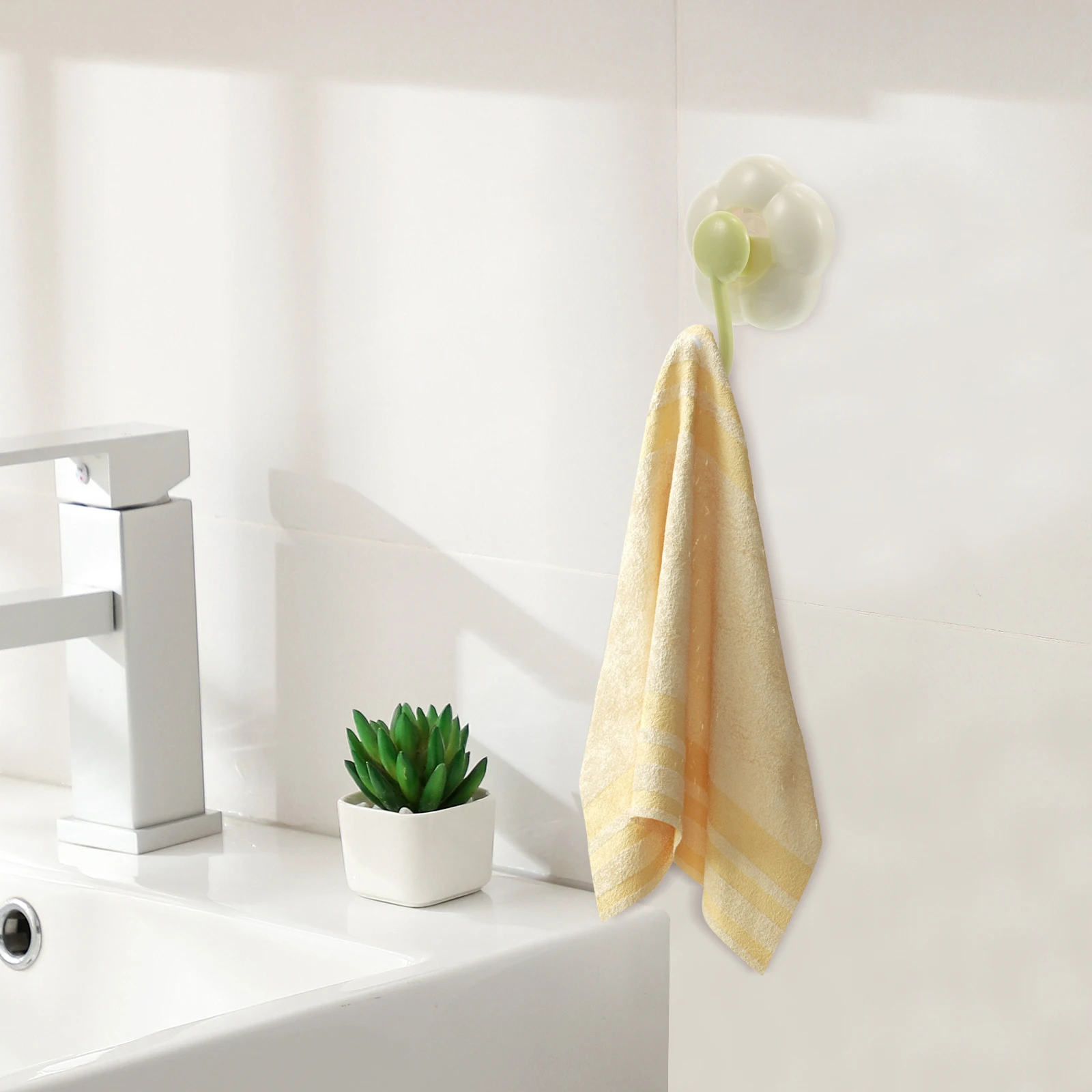 No-Drill Flower Suction Cup Hooks Bathroom Kitchen Wall Hangers Glass Doors Windows Removable Washable Cartoon Decorative
No-Drill Flower Suction Cup Hooks Bathroom Kitchen Wall Hangers Glass Doors Windows Removable Washable Cartoon Decorative