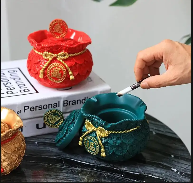 Пепельница на удачу с чехлом для гостиной, пепельница с защитой от мух, праздничные китайские украшения из смолы, наборы для домашнего курения, подарок для парня
Пепельница на удачу с чехлом для гостиной, пепельница с защитой от мух, праздничные китайские украшения из смолы, наборы для домашнего курения, подарок для парня