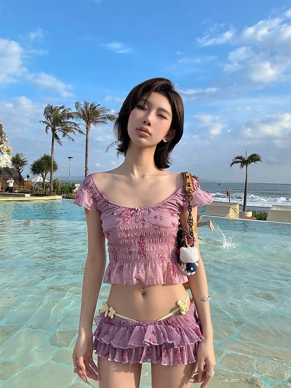 Romantic Floral Print One-Shoulder Top with Pleated Low-Waist Shorts Sexy Girl Fashion Set Sweet Style Short Sleeve T-Shirt
Romantic Floral Print One-Shoulder Top with Pleated Low-Waist Shorts Sexy Girl Fashion Set Sweet Style Short Sleeve T-Shirt