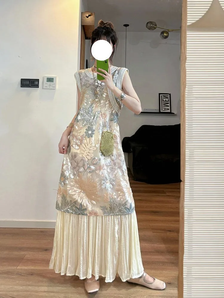 A new Chinese-style dress with traditional Chinese embroidery feel
A new Chinese-style dress with traditional Chinese embroidery feel