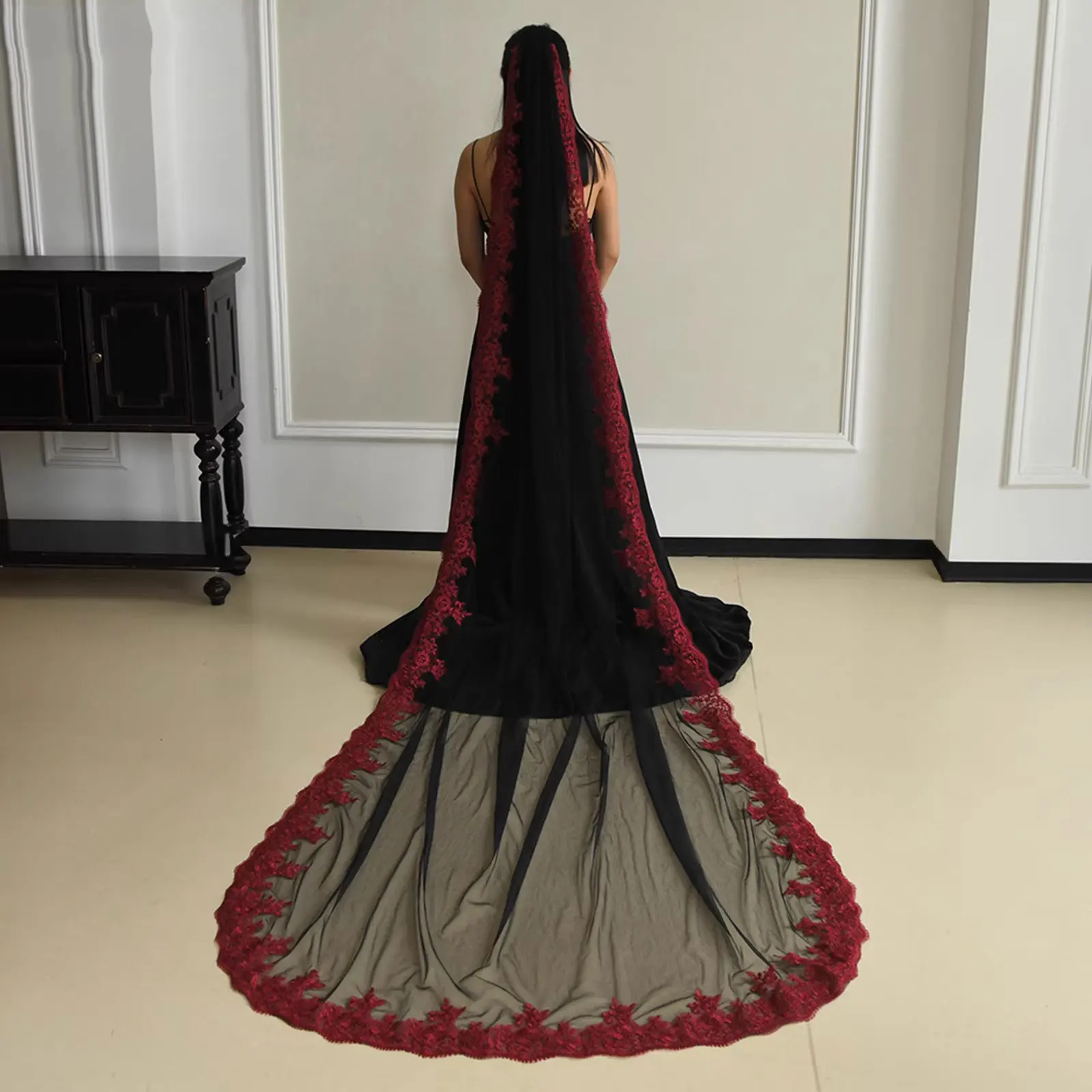 Mingli Tengda Черная фата из тюля с длинным винно-красным кружевным краем 3-метровая длинная свадебная фата Элегантная женская соборная вуаль с расческой
Mingli Tengda Черная фата из тюля с длинным винно-красным кружевным краем 3-метровая длинная свадебная фата Элегантная женская соборная вуаль с расческой