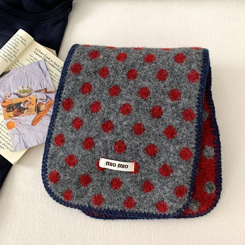 Двусторонний шарф в горошек в стиле ретро для женщин, теплый и морозостойкий, осенне-зимний студенческий утеплитель для шеи
Двусторонний шарф в горошек в стиле ретро для женщин, теплый и морозостойкий, осенне-зимний студенческий утеплитель для шеи