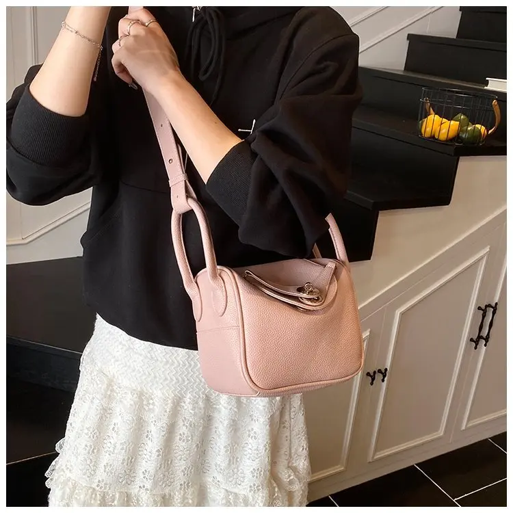 New Arrival 2025 Summer - Women's High - End Niche Design Shoulder Bag. Pillow - Style, Fashionable & Handy
New Arrival 2025 Summer - Women's High - End Niche Design Shoulder Bag. Pillow - Style, Fashionable & Handy