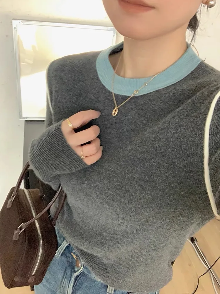 Premium Knitted Short round Neck Sweater Women's Slim Fit Base Shirt Autumn Winter Inner Wear Versatile Top Color Block Design
Premium Knitted Short round Neck Sweater Women's Slim Fit Base Shirt Autumn Winter Inner Wear Versatile Top Color Block Design