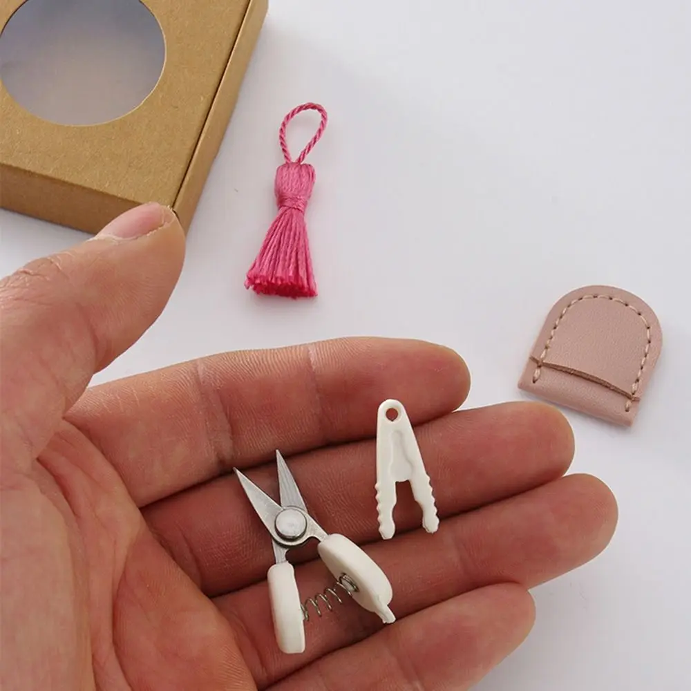 High Precision Art Mini Scissor Portable Protective Cover Small Thread Cutting Tool Straight Tip with Storage Box
High Precision Art Mini Scissor Portable Protective Cover Small Thread Cutting Tool Straight Tip with Storage Box