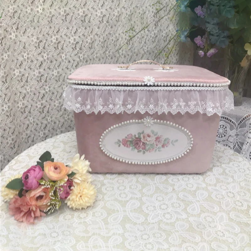 Lace Storage Basket European white Blue Suede Storage Box Clothes Toy Finishing with Lid Desktop Korean Bedroom Storage Artifact
Lace Storage Basket European white Blue Suede Storage Box Clothes Toy Finishing with Lid Desktop Korean Bedroom Storage Artifact