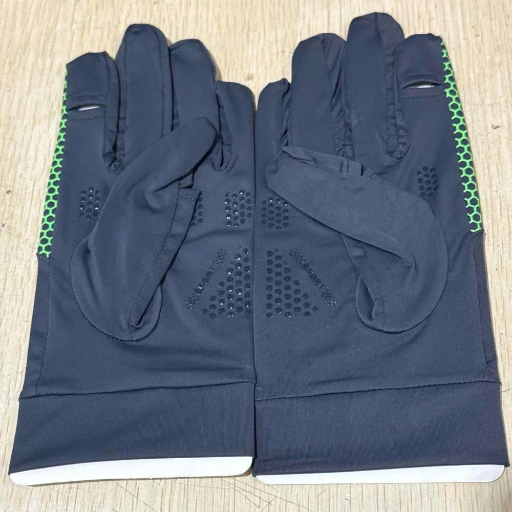 Ice Silk Sunscreen Gloves Anti-UV Non Slip Sun Protection Riding Gloves Touch Screen Breathable Summer Driving Gloves Fitness
Ice Silk Sunscreen Gloves Anti-UV Non Slip Sun Protection Riding Gloves Touch Screen Breathable Summer Driving Gloves Fitness