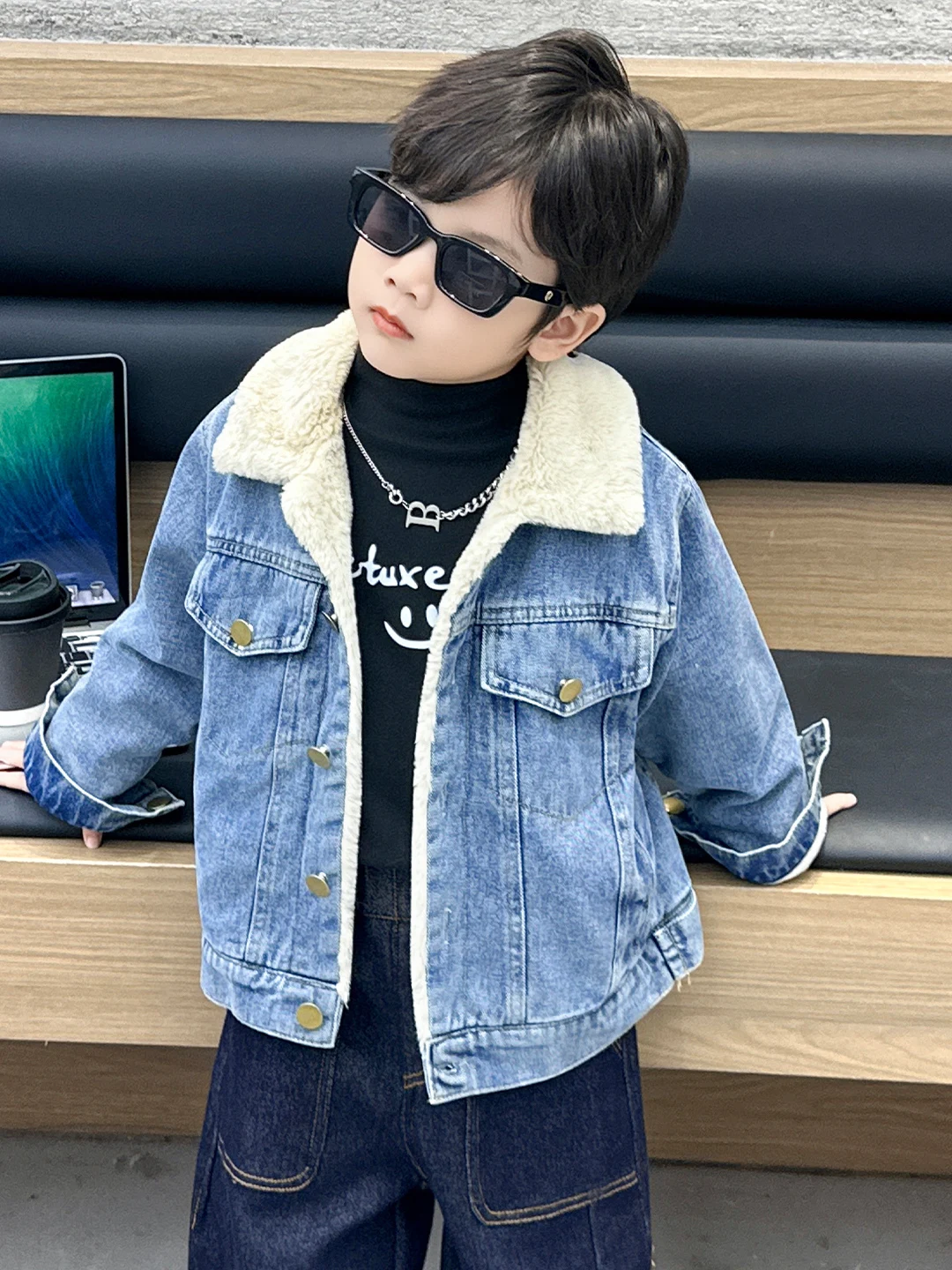 Синий джинсовый джинсовый джинсовый джинсовый джинт на подкладке для мальчиков, осенне-зимняя модная молодежная верхняя одежда с длинной подставкой-стойкой
Синий джинсовый джинсовый джинсовый джинсовый джинт на подкладке для мальчиков, осенне-зимняя модная молодежная верхняя одежда с длинной подставкой-стойкой