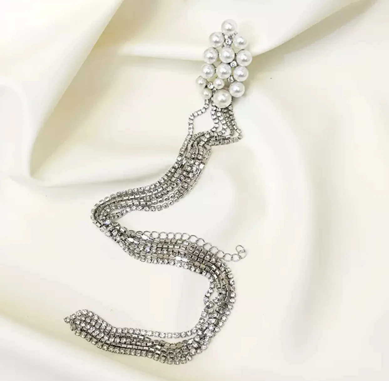 New luxury French fashion multi-row spliced glitter chain swirl bracelet, high-end supernatural collar necklace
New luxury French fashion multi-row spliced glitter chain swirl bracelet, high-end supernatural collar necklace