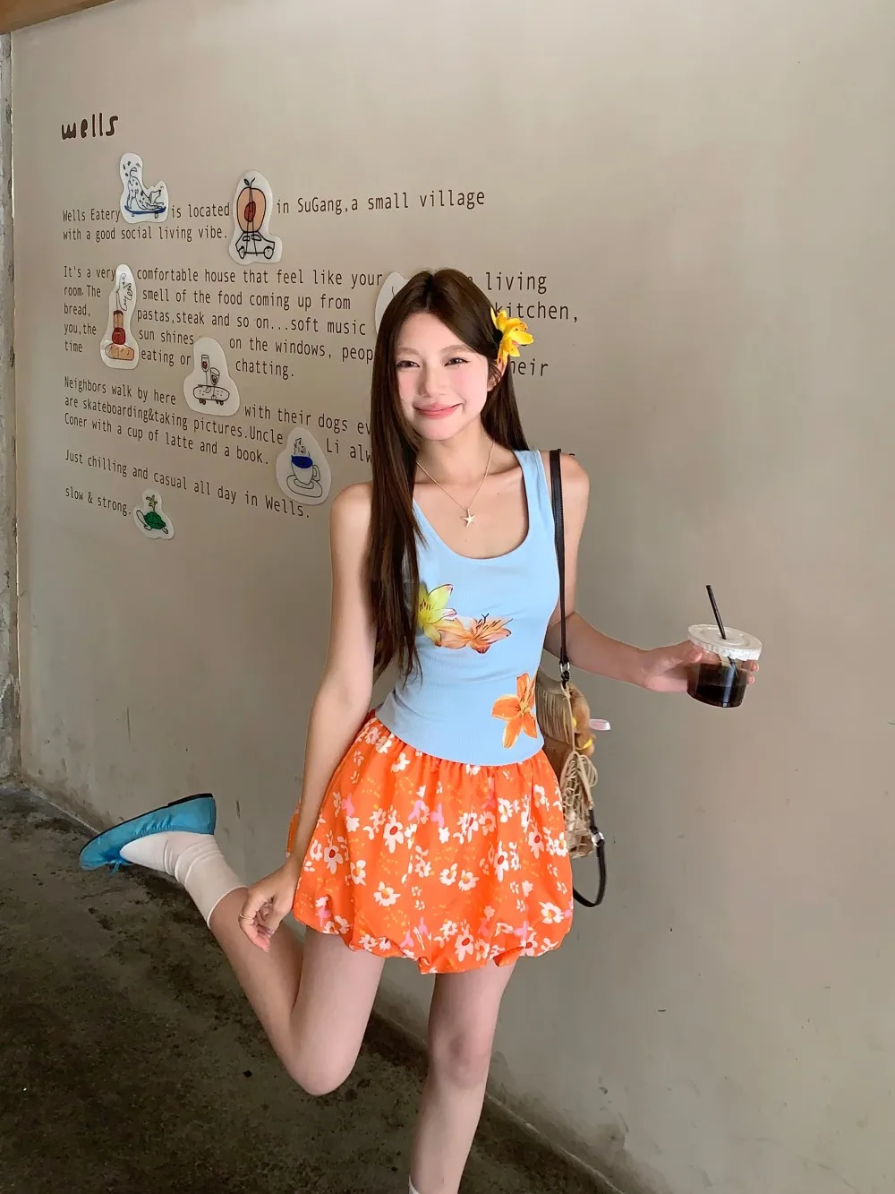Spicy Girl Floral Print U-Neck Strap Vest And Skirt Set Women's Summer Fashion High Waist Floral Pattern Short Sleeve Slim Fit
Spicy Girl Floral Print U-Neck Strap Vest And Skirt Set Women's Summer Fashion High Waist Floral Pattern Short Sleeve Slim Fit