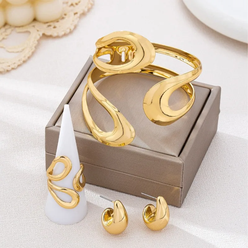 European Ins Fashion Gold Plated Jewelry Set, Minimalist Hollow Smooth Water Drop Design, Earrings, Bangle and Ring, Elegant
European Ins Fashion Gold Plated Jewelry Set, Minimalist Hollow Smooth Water Drop Design, Earrings, Bangle and Ring, Elegant