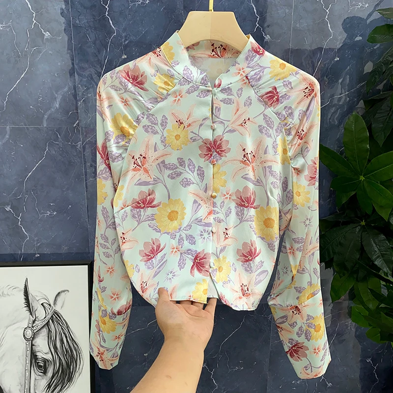 Шелковая блузка с цветочным принтом и воротником-стойкой, женская, в винтажном стиле, на пуговицах, с длинным рукавом, прямого кроя, удобная для повседневной носки
Шелковая блузка с цветочным принтом и воротником-стойкой, женская, в винтажном стиле, на пуговицах, с длинным рукавом, прямого кроя, удобная для повседневной носки