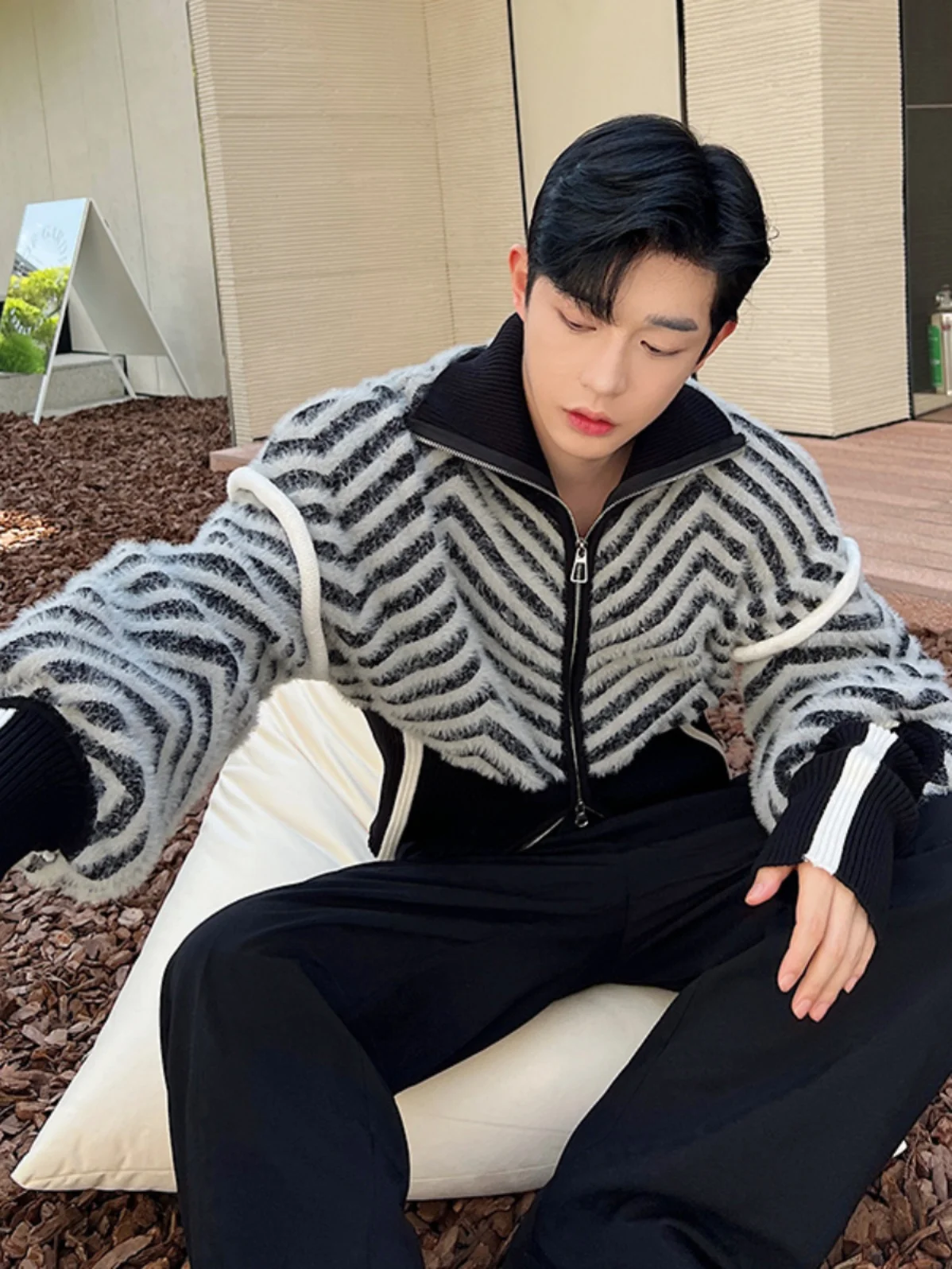 Faionable Knitted Zipper Sweater Men's Winter Batwing Sve High Collar Striped Top Youth Casual Long Sve Outerwear
Faionable Knitted Zipper Sweater Men's Winter Batwing Sve High Collar Striped Top Youth Casual Long Sve Outerwear