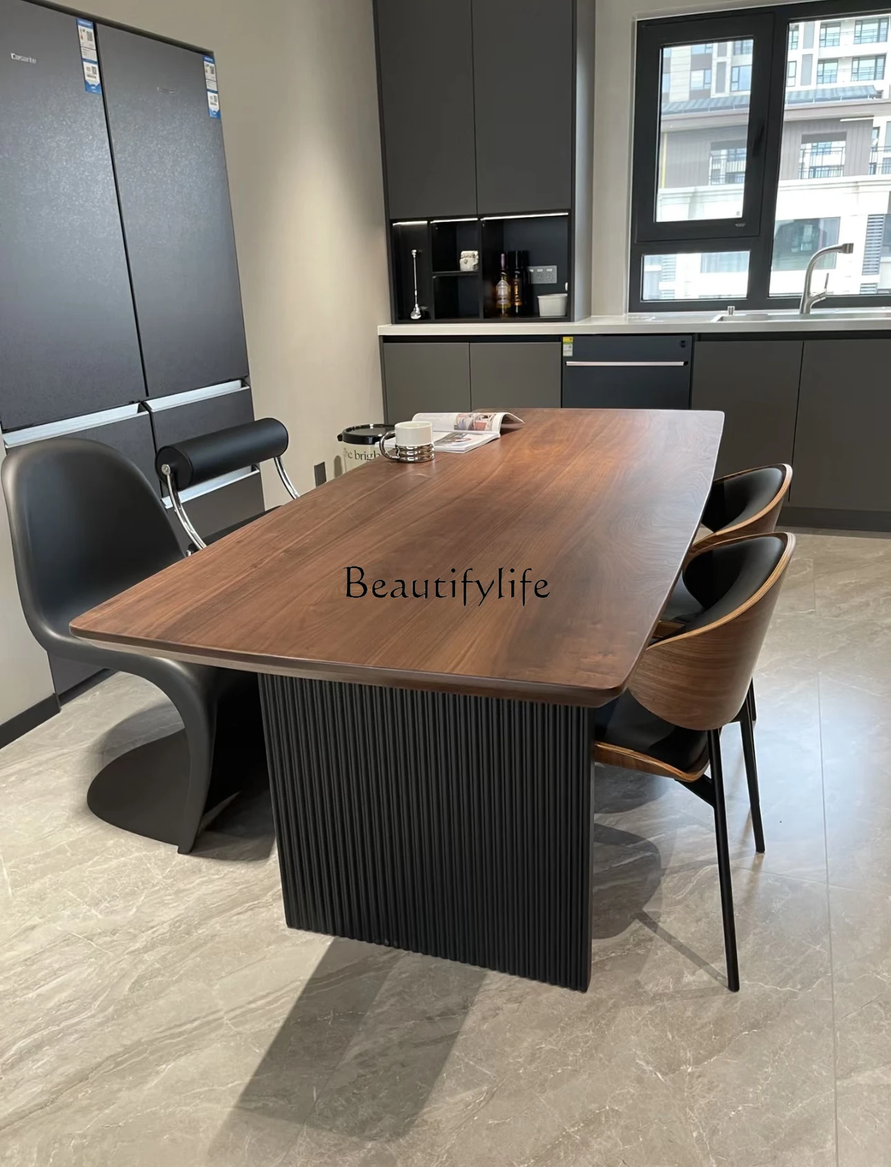 *Nordic wabi style dining table black walnut color New Zealand pine simple household rectangular dining table
*Nordic wabi style dining table black walnut color New Zealand pine simple household rectangular dining table