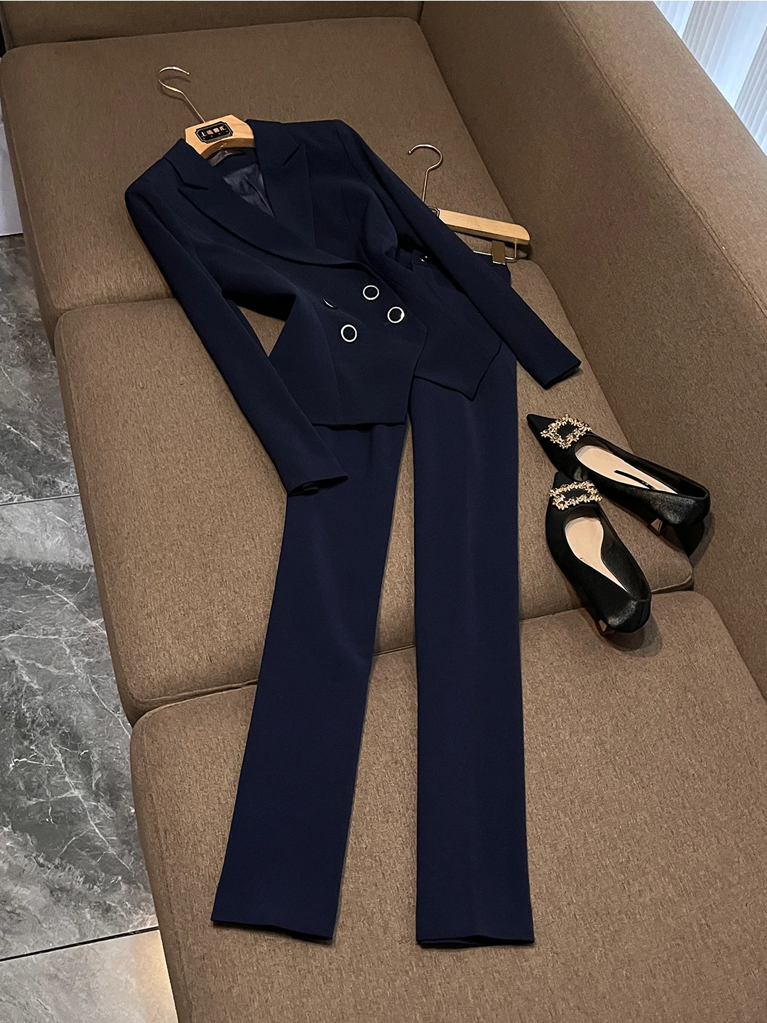 Комплект костюма Ele Bla для женщин, зимняя спецодежда, официальная элитная верхняя одежда Jaet OK524, школьная одежда
Комплект костюма Ele Bla для женщин, зимняя спецодежда, официальная элитная верхняя одежда Jaet OK524, школьная одежда