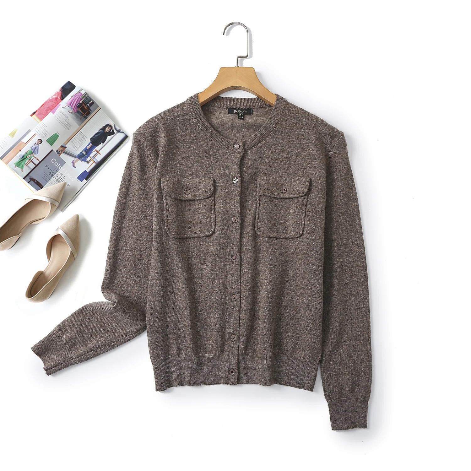 Ethereal MD 2025 spring new style of Small fragrant wind daughter lady temperament brown soft waxy knitted cardigan short coat
Ethereal MD 2025 spring new style of Small fragrant wind daughter lady temperament brown soft waxy knitted cardigan short coat