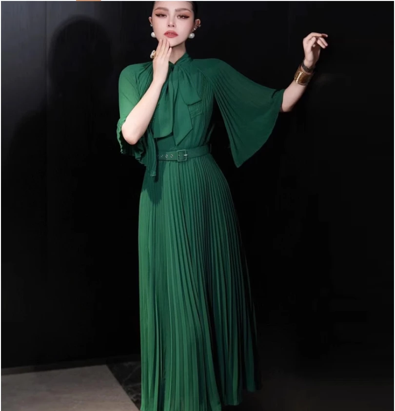 European Station 2025 Summer New High end Design Sensation Fake Two piece Dress French Style Waist Fold Dress
European Station 2025 Summer New High end Design Sensation Fake Two piece Dress French Style Waist Fold Dress