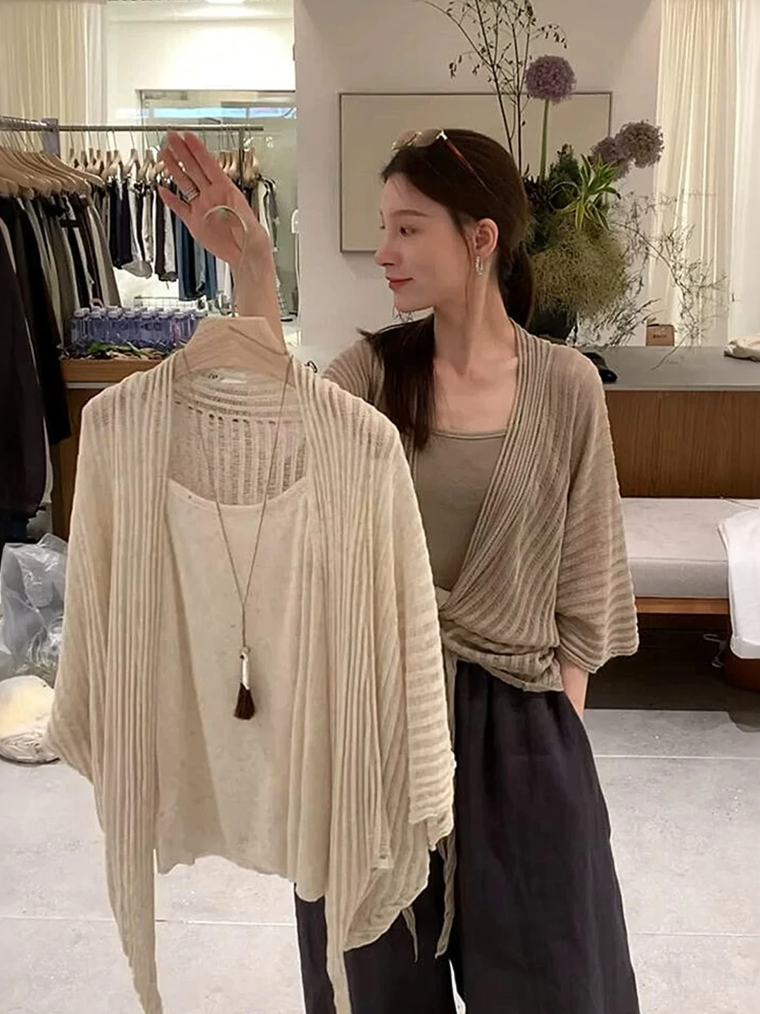 Loose Ice Silk Knitted Sun Protection Cardigan Women's Thin Shoulder Shawl Summer Skirt Strap Outer Cover Korean Style Commute
Loose Ice Silk Knitted Sun Protection Cardigan Women's Thin Shoulder Shawl Summer Skirt Strap Outer Cover Korean Style Commute