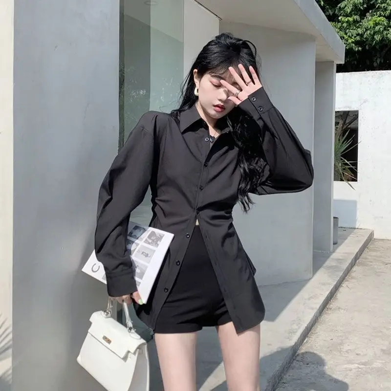 Белая приталенная рубашка с длинным рукавом, с зауженной талией, для ношения под одеждой, весна-осень, новая модель, корейский стиль, с воротником на пуговицах
Белая приталенная рубашка с длинным рукавом, с зауженной талией, для ношения под одеждой, весна-осень, новая модель, корейский стиль, с воротником на пуговицах