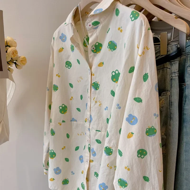 College Style Cute Little Frog Print Doll Collar Spring Loose Casual Soft Long-sleeved Shirt for Women
College Style Cute Little Frog Print Doll Collar Spring Loose Casual Soft Long-sleeved Shirt for Women