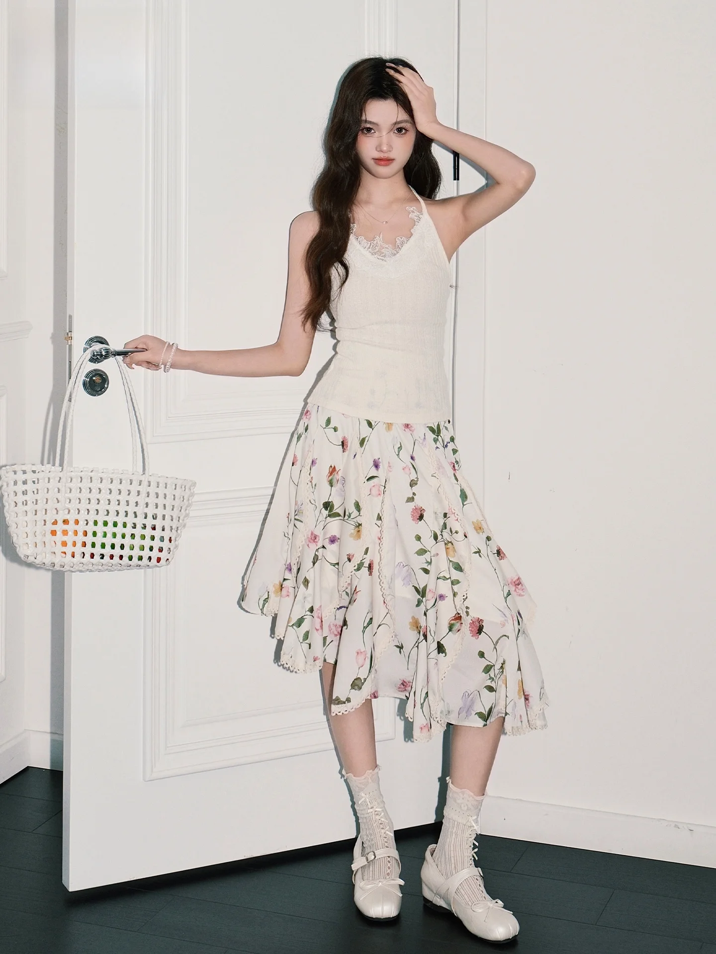 White Lace Knitted Halter Vest Women's New 2026 Summer Vacation Print Skirt Set Casual Style Long Sleeve round Neck Fit
White Lace Knitted Halter Vest Women's New 2026 Summer Vacation Print Skirt Set Casual Style Long Sleeve round Neck Fit