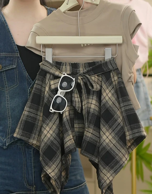 Girls Suits 2024 New Short Sleeve Skirt Suit Summer Girls Casual T-shirt Irregular Plaid Culottes Cool and Sa Dancing Dress
Girls Suits 2024 New Short Sleeve Skirt Suit Summer Girls Casual T-shirt Irregular Plaid Culottes Cool and Sa Dancing Dress