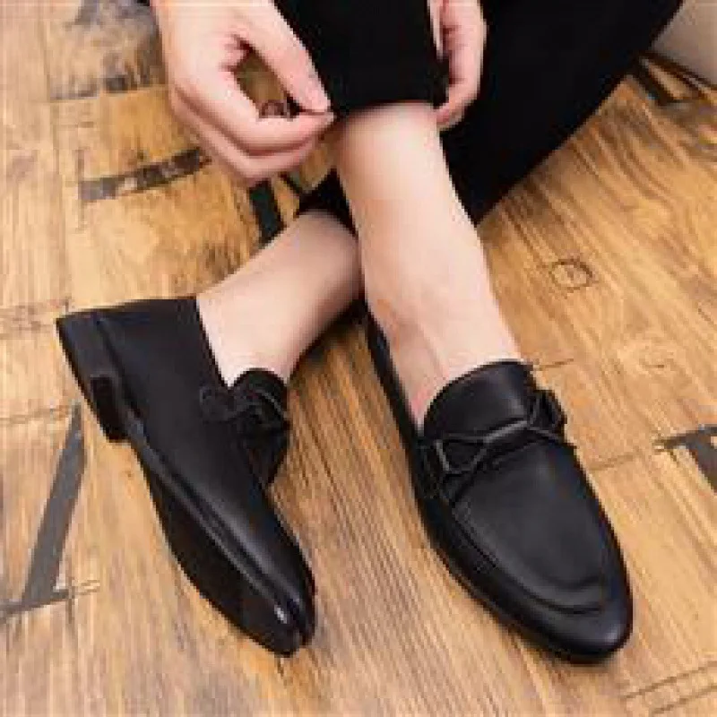 Leather Shoes Men's Korean-Style Retro British Business Leisure Work Casual Black Leather Shoes for Teenagers
Leather Shoes Men's Korean-Style Retro British Business Leisure Work Casual Black Leather Shoes for Teenagers