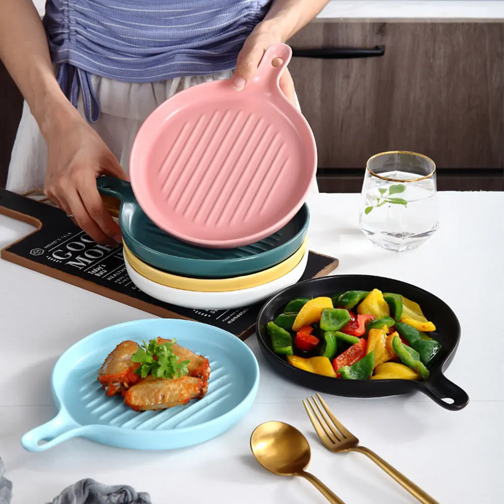 Ceramic Handle Baking Plate Oven-Safe Anti-Heat Handle Smooth Edges Fine Craftsmanship for Salads Desserts Baked Rice Noodles
Ceramic Handle Baking Plate Oven-Safe Anti-Heat Handle Smooth Edges Fine Craftsmanship for Salads Desserts Baked Rice Noodles