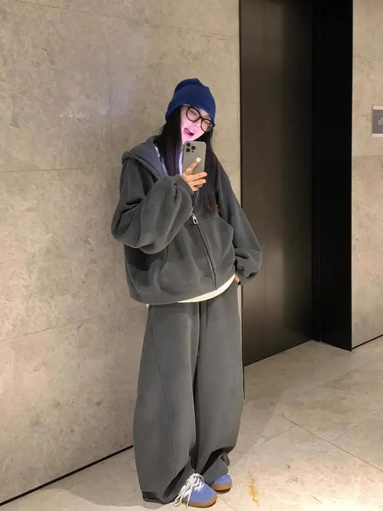 plus Size 300 Pou Lazy Sle Korean Sportswear Set Women's Hooded Zipper Sweatirt Two Piece Trendy plus Size Faion
plus Size 300 Pou Lazy Sle Korean Sportswear Set Women's Hooded Zipper Sweatirt Two Piece Trendy plus Size Faion