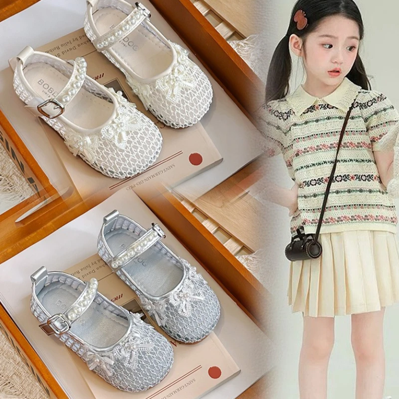 Girls Princess Sandals 2026 Summer New Korean Edition Mesh Bow Children's Soft Soled Shoes Fashion Girls' Daily Skirts Sandals
Girls Princess Sandals 2026 Summer New Korean Edition Mesh Bow Children's Soft Soled Shoes Fashion Girls' Daily Skirts Sandals