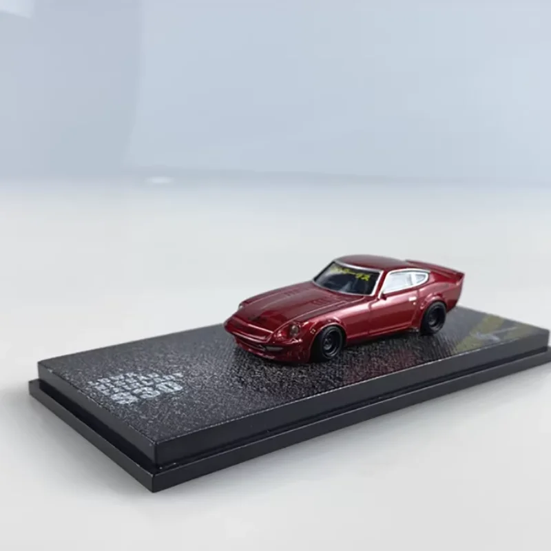 Diecast Original 1:64 Scale LBWK Nissan FairLady S30 Simulation Alloy Car Model Static Display Collectible Toy Gift Souvenir
Diecast Original 1:64 Scale LBWK Nissan FairLady S30 Simulation Alloy Car Model Static Display Collectible Toy Gift Souvenir