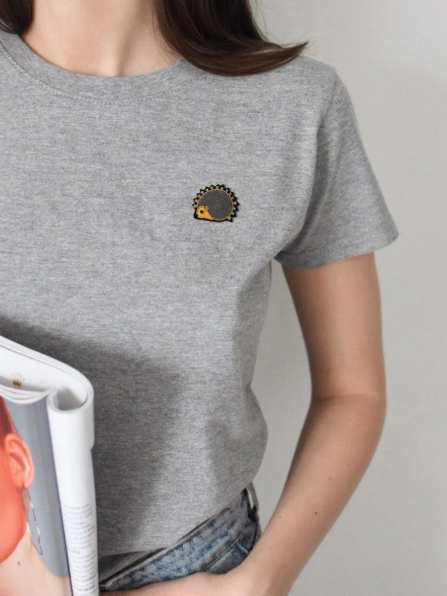 Hand-embroidered Brooch Small Hedgehog Exquisite Lapel Pin Niche Trendy Accessory for Clothes, Hats, and Bags
Hand-embroidered Brooch Small Hedgehog Exquisite Lapel Pin Niche Trendy Accessory for Clothes, Hats, and Bags