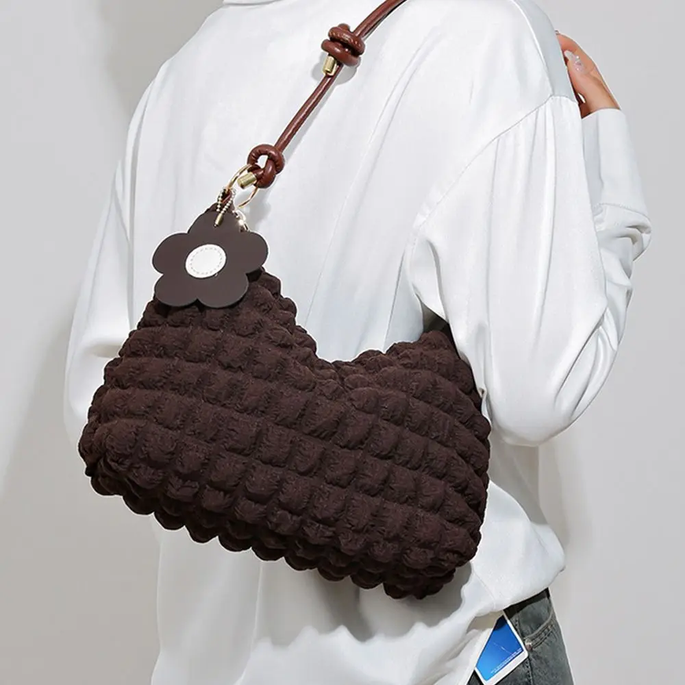 Fashionable Cute Women's Shoulder Bag Stylish Fluffy Solid Totes Bag Korean Style Soft Bubble Cloud Bag Girls
Fashionable Cute Women's Shoulder Bag Stylish Fluffy Solid Totes Bag Korean Style Soft Bubble Cloud Bag Girls