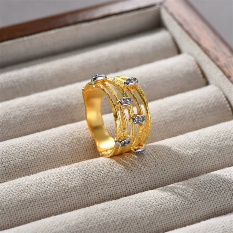 Fashion Multi-layer Metal Twisted Circle Inlaid Zircon Hollow Ring for Women Unique Exquisite Vintage All-match Banquet Jewelry
Fashion Multi-layer Metal Twisted Circle Inlaid Zircon Hollow Ring for Women Unique Exquisite Vintage All-match Banquet Jewelry