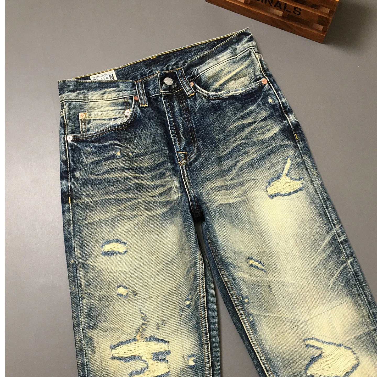 Тяжелые джинсы из 100% хлопка со стразами и нашивками, свободные свободные брюки прямого кроя в американском стиле ретро, неэластичные жесткие джинсовые брюки для мужчин
Тяжелые джинсы из 100% хлопка со стразами и нашивками, свободные свободные брюки прямого кроя в американском стиле ретро, неэластичные жесткие джинсовые брюки для мужчин